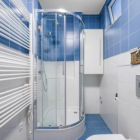 Nyaraló 4 Bedroom Cozy In Vodice