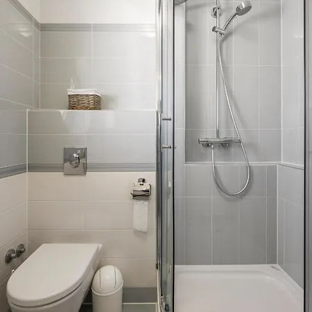 4 Bedroom Cozy In *