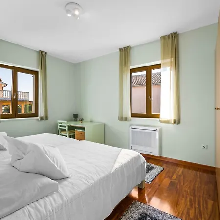 4 Bedroom Cozy In 度假居 *