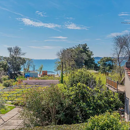 4 Bedroom Cozy In Holiday home