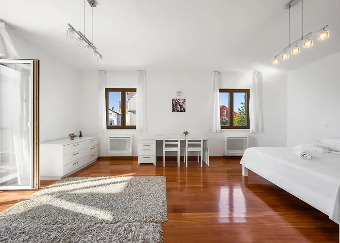 4 Bedroom Cozy In Сasa de vacaciones