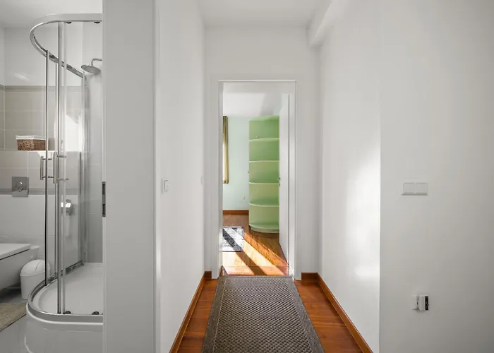 Сasa de vacaciones 4 Bedroom Cozy In *