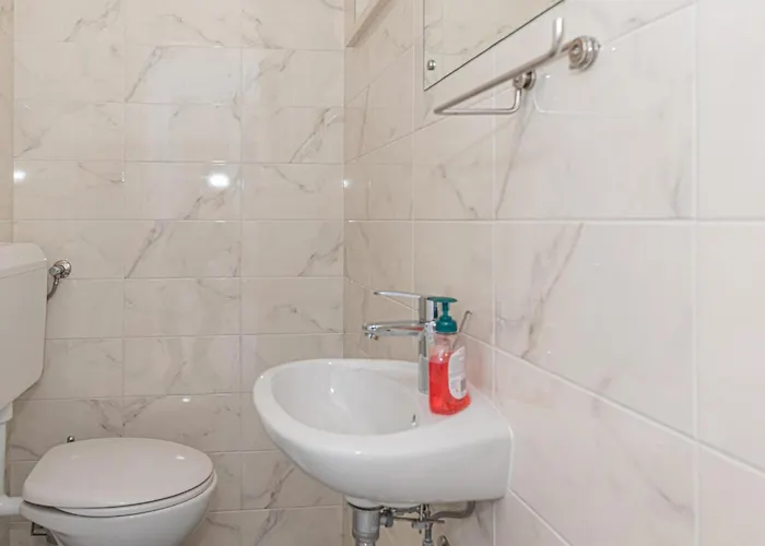 4 Bedroom Cozy In Сasa de vacaciones