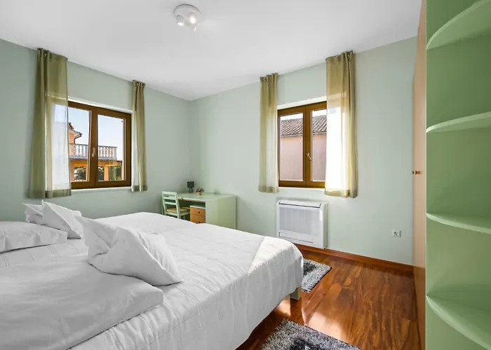 4 Bedroom Cozy In 度假居 *