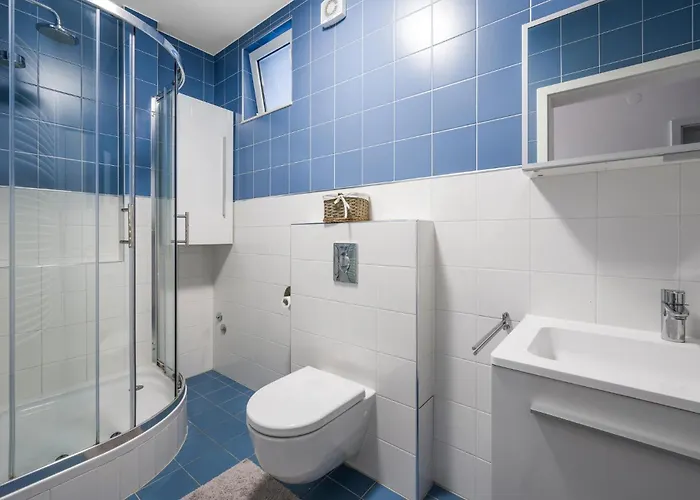 4 Bedroom Cozy In Сasa de vacaciones Vodice