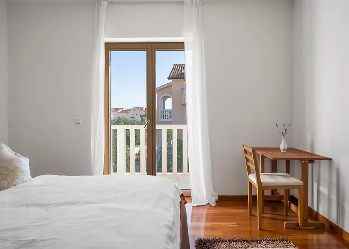 4 Bedroom Cozy In Vodice