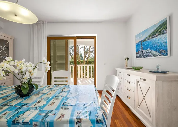 度假居 4 Bedroom Cozy In *