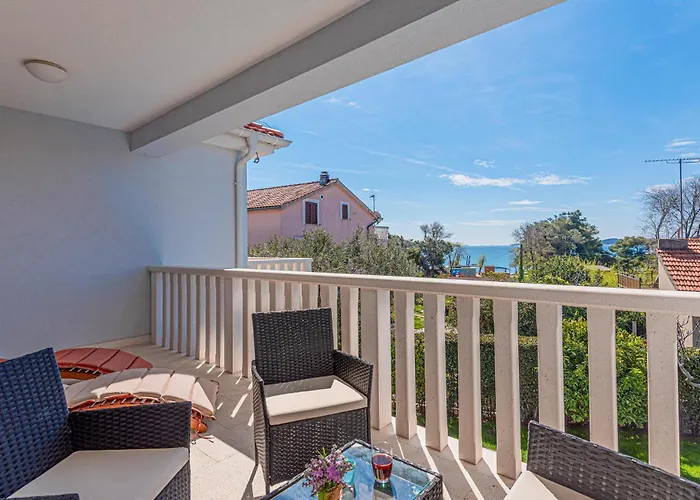 4 Bedroom Cozy In Сasa de vacaciones *