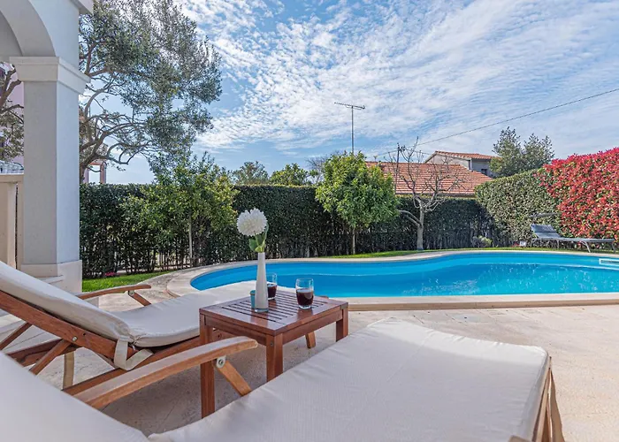 Сasa de vacaciones 4 Bedroom Cozy In Vodice