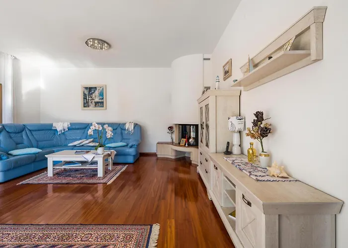 4 Bedroom Cozy In * 沃迪切