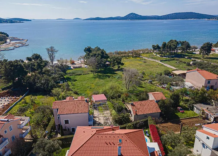 Сasa de vacaciones 4 Bedroom Cozy In Vodice