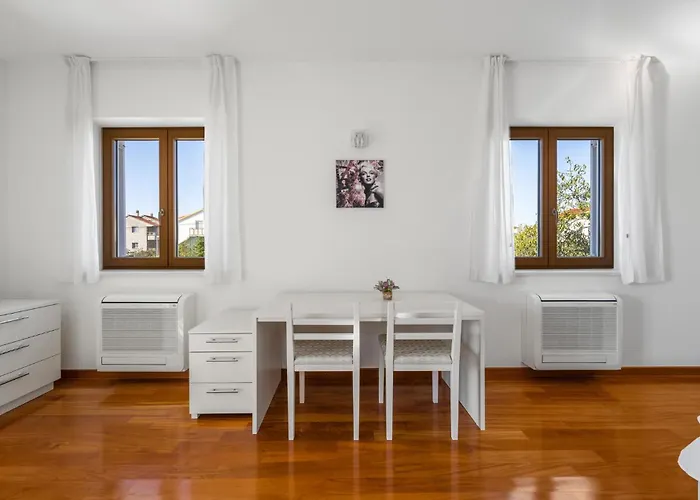 度假居 4 Bedroom Cozy In *