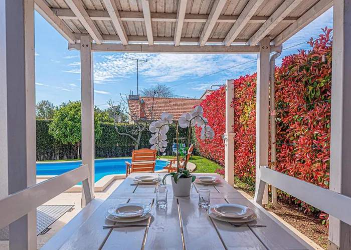 4 Bedroom Cozy In Vodice