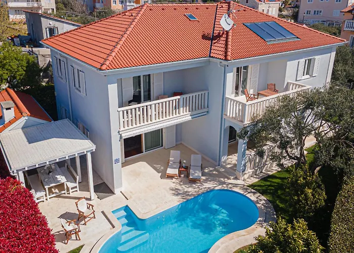 4 Bedroom Cozy In 度假居 *